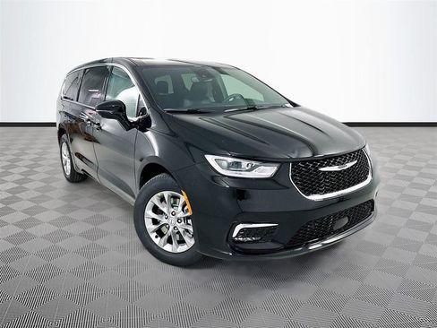 New 2026 Chrysler Pacifica Select AWD/4WD image 1