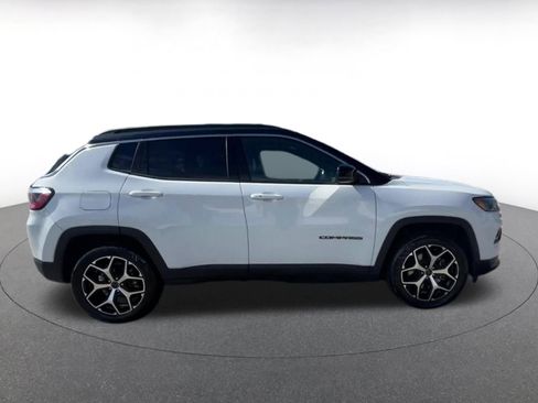 Used 2025 Jeep Compass Limited image 16
