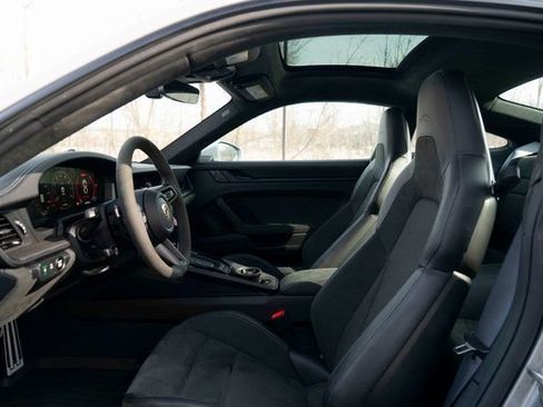 Used 2025 Porsche 911 Carrera GTS image 34