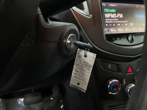 Used 2016 Chevrolet Trax LS image 19