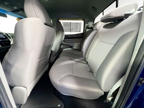 Used 2014 Toyota Tacoma PreRunner w/ TRD Sport Package image 27