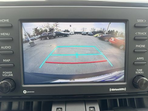 Used 2021 Toyota RAV4 XLE Premium image 21