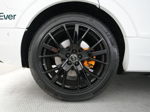 Used 2023 Audi e-tron Chronos AWD/4WD image 9