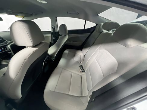 Used 2017 Hyundai Elantra SE image 25