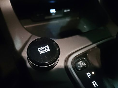 Certified 2024 Kia Seltos LX image 17