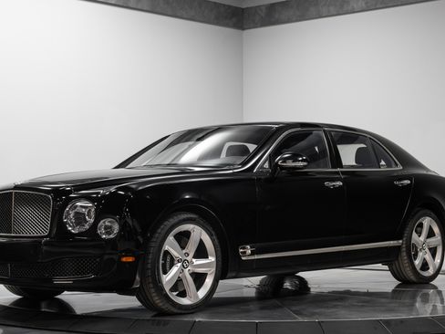Used 2016 Bentley Mulsanne Speed image 2