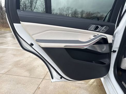 Used 2026 BMW ALPINA XB7 ALPINA XB7 image 12
