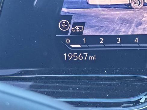 Used 2024 Cadillac Escalade V w/ LPO, ONYX Package image 22