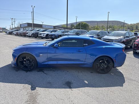 Used 2018 Chevrolet Camaro SS RWD image 7