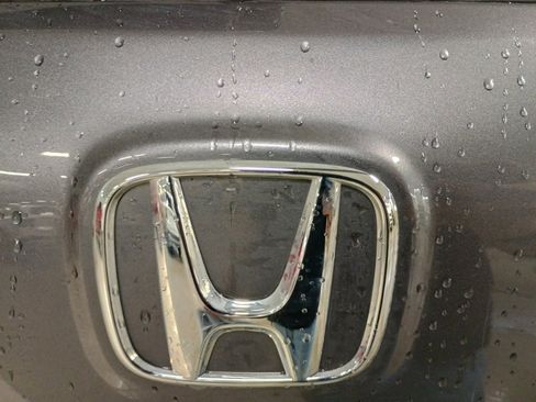 Used 2018 Honda Pilot LX image 11