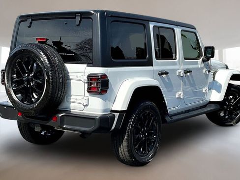 Used 2023 Jeep Wrangler Unlimited Sahara w/ Cold Weather Group image 6