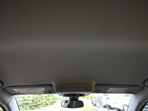 Used 2021 Chevrolet Equinox LT AWD/4WD image 18