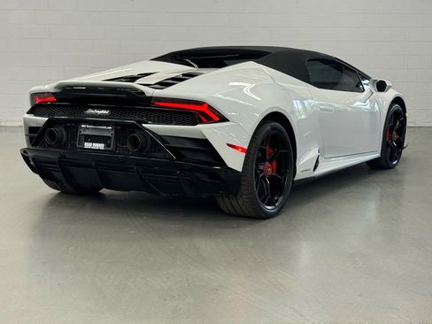 Used 2020 Lamborghini Huracan EVO image 23