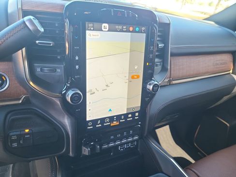 Used 2024 RAM 3500 Limited w/ Towing Technology Group image 18