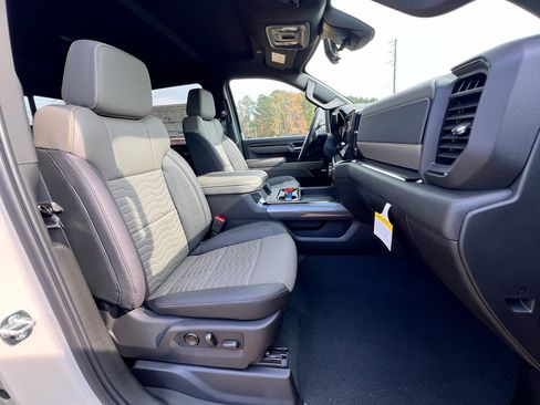 New 2026 Chevrolet Silverado 2500 ZR2 image 31