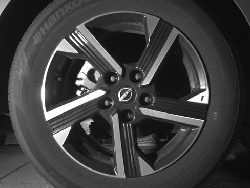 Used 2025 Nissan Sentra SV FWD image 14