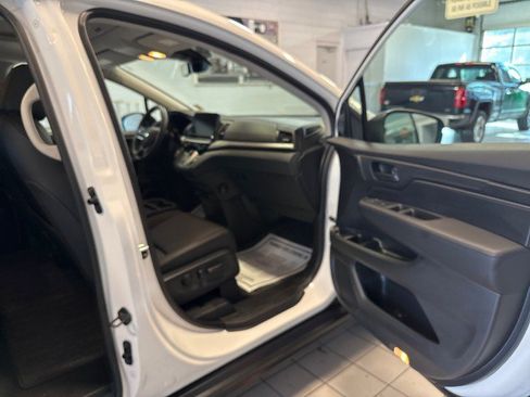 Used 2026 Honda Odyssey EX-L image 31