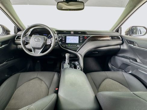 Used 2019 Toyota Camry LE w/ Convenience Package FWD image 17