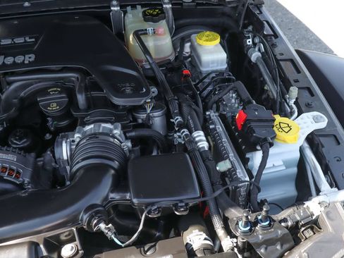 Used 2020 Jeep Wrangler Unlimited Rubicon AWD/4WD image 13