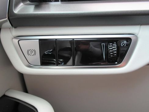 New 2027 Cadillac Vistiq Sport AWD/4WD image 25