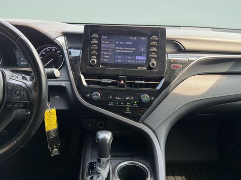 Used 2023 Toyota Camry SE FWD image 12