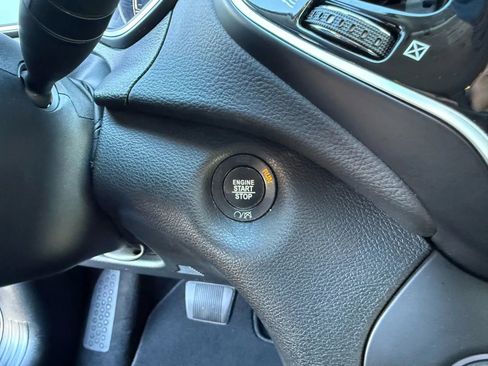 Used 2019 Jeep Cherokee Limited AWD/4WD image 21