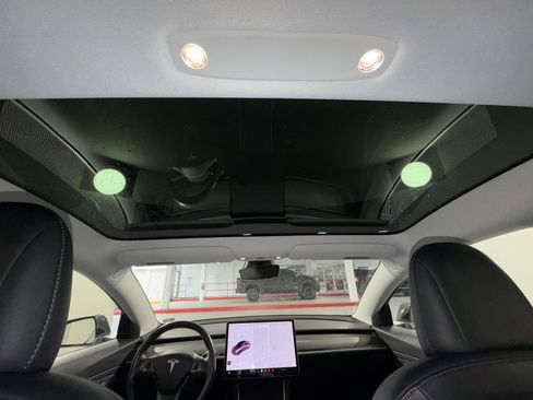 Used 2019 Tesla Model 3 Mid Range image 24