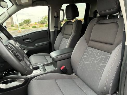 Certified 2025 Nissan Frontier SV w/ SV Convenience Package AWD/4WD image 11
