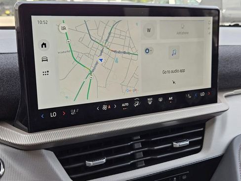 Used 2025 Ford Explorer Active w/ Active Comfort Package image 18