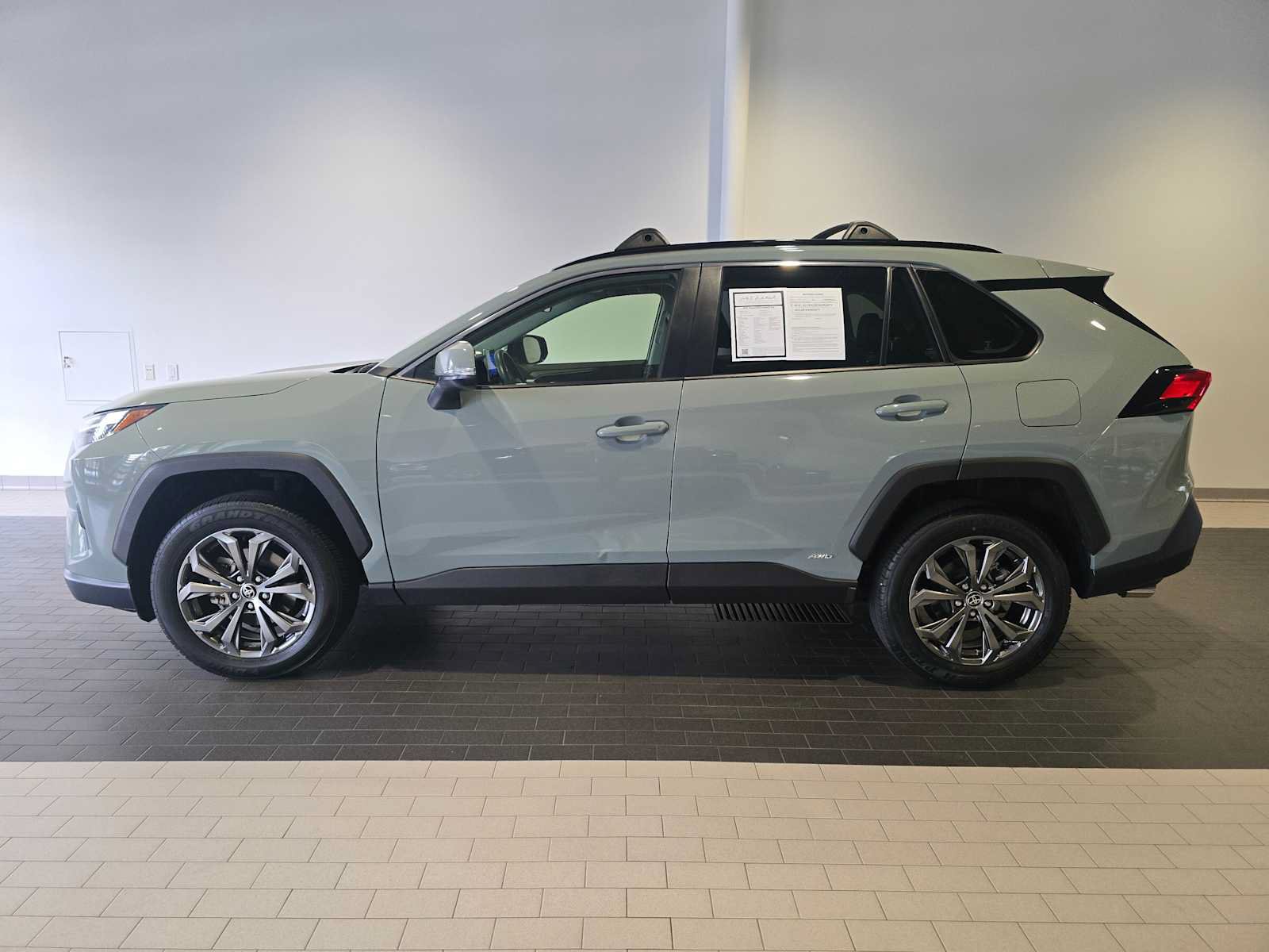 Used 2023 Toyota RAV4 XLE Premium AWD/4WD image 2