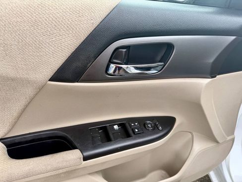 Used 2013 Honda Accord LX image 28