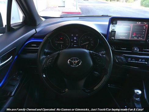 Used 2020 Toyota C-HR XLE image 14