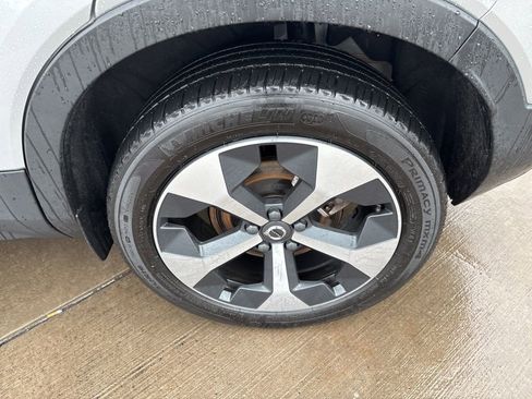 Certified 2023 Volvo XC40 B5 Plus w/ Driver Assist Package image 16