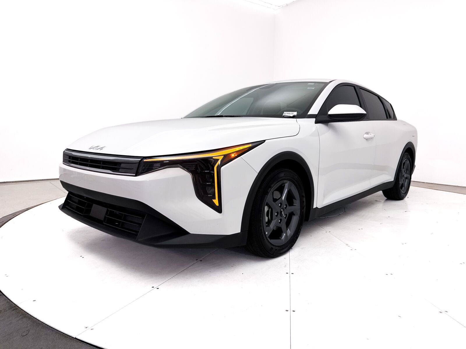Used 2025 Kia K4 FWD image 13