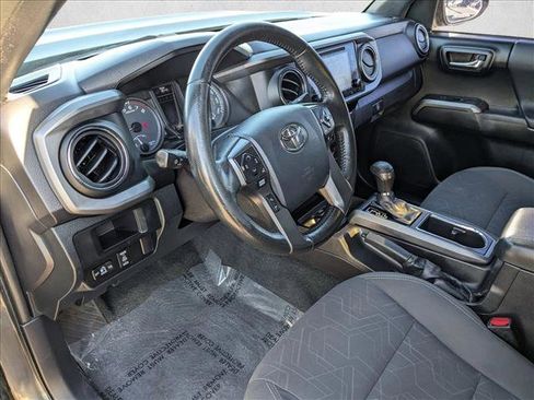 Used 2016 Toyota Tacoma TRD Sport w/ Towing Package image 9