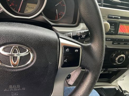 Used 2011 Toyota 4Runner SR5 w/ Convenience Pkg image 12