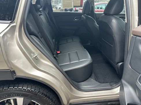 Used 2021 Nissan Rogue SL image 15