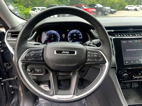 Used 2023 Jeep Grand Cherokee Laredo X w/ Luxury Tech Group I AWD/4WD image 33