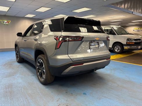 New 2026 Chevrolet Equinox LT w/ Convenience Package II FWD image 10