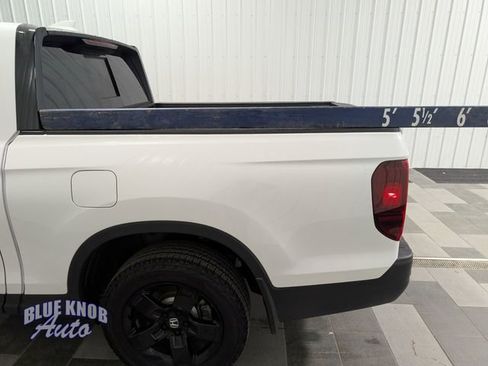 Used 2025 Honda Ridgeline Black Edition image 3