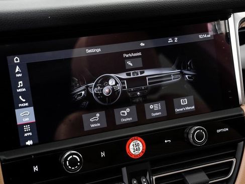 Used 2025 Porsche Macan image 19