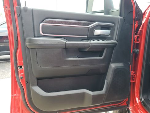 Used 2024 RAM 2500 Big Horn w/ Sport Appearance Package image 6