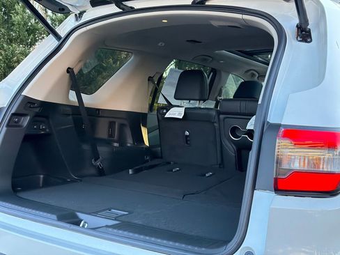 New 2025 Honda Pilot Touring image 8