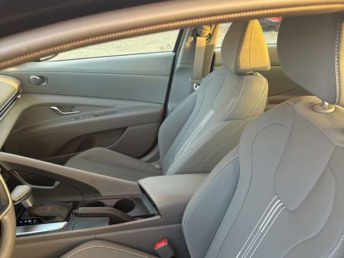 Used 2023 Hyundai Elantra SEL image 27
