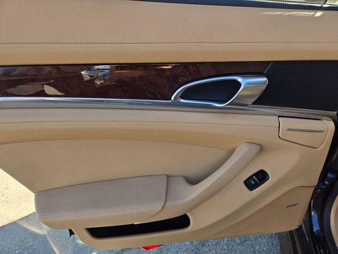 Used 2011 Porsche Panamera image 12