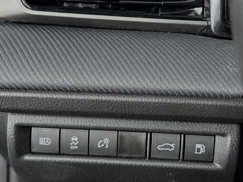 Used 2025 Toyota Camry SE image 14