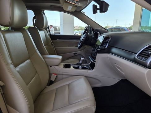 Used 2022 Jeep Grand Cherokee Limited RWD image 25