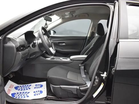 Used 2025 Nissan Sentra SV FWD image 14