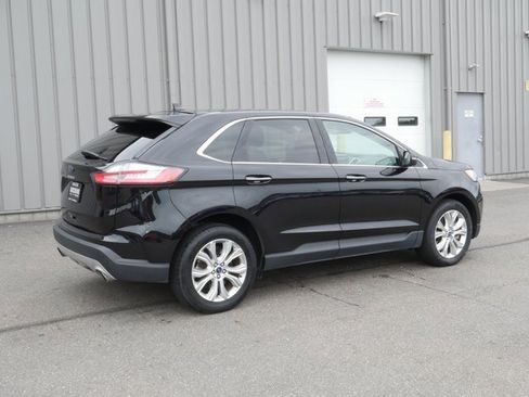 Used 2022 Ford Edge Titanium image 12