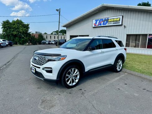 Used 2021 Ford Explorer Platinum w/ Equipment Group 601A AWD/4WD image 1